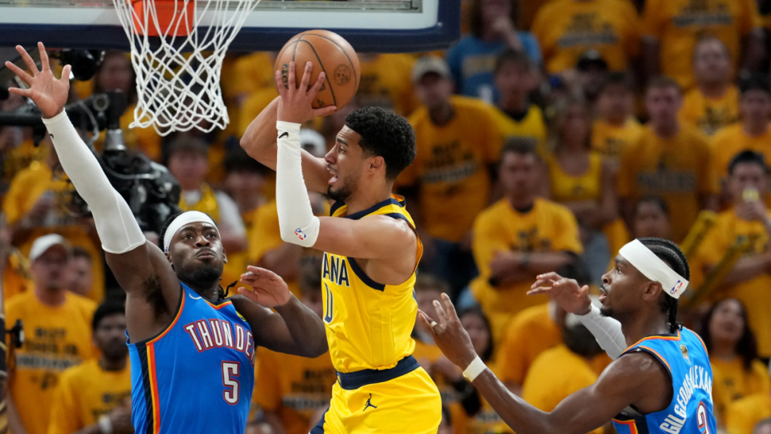 卡莱尔看哈利和內姆，正如安西看樱木和流川