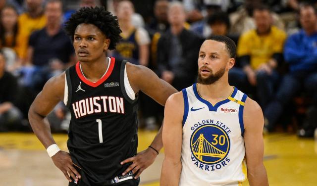 华体会娱乐平台-37岁库里的英雄之夜！火箭包夹+手臂挂彩拦不住他