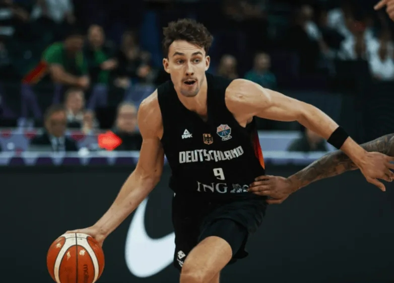 华体会赛事资讯-太残暴!卫冕冠军63分狂胜,欧锦赛最大分差啊,德国NBA军团真猛