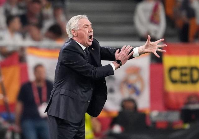 华体会赛事资讯-安帅：下半场踢得比巴萨好，未来几周讨论去留